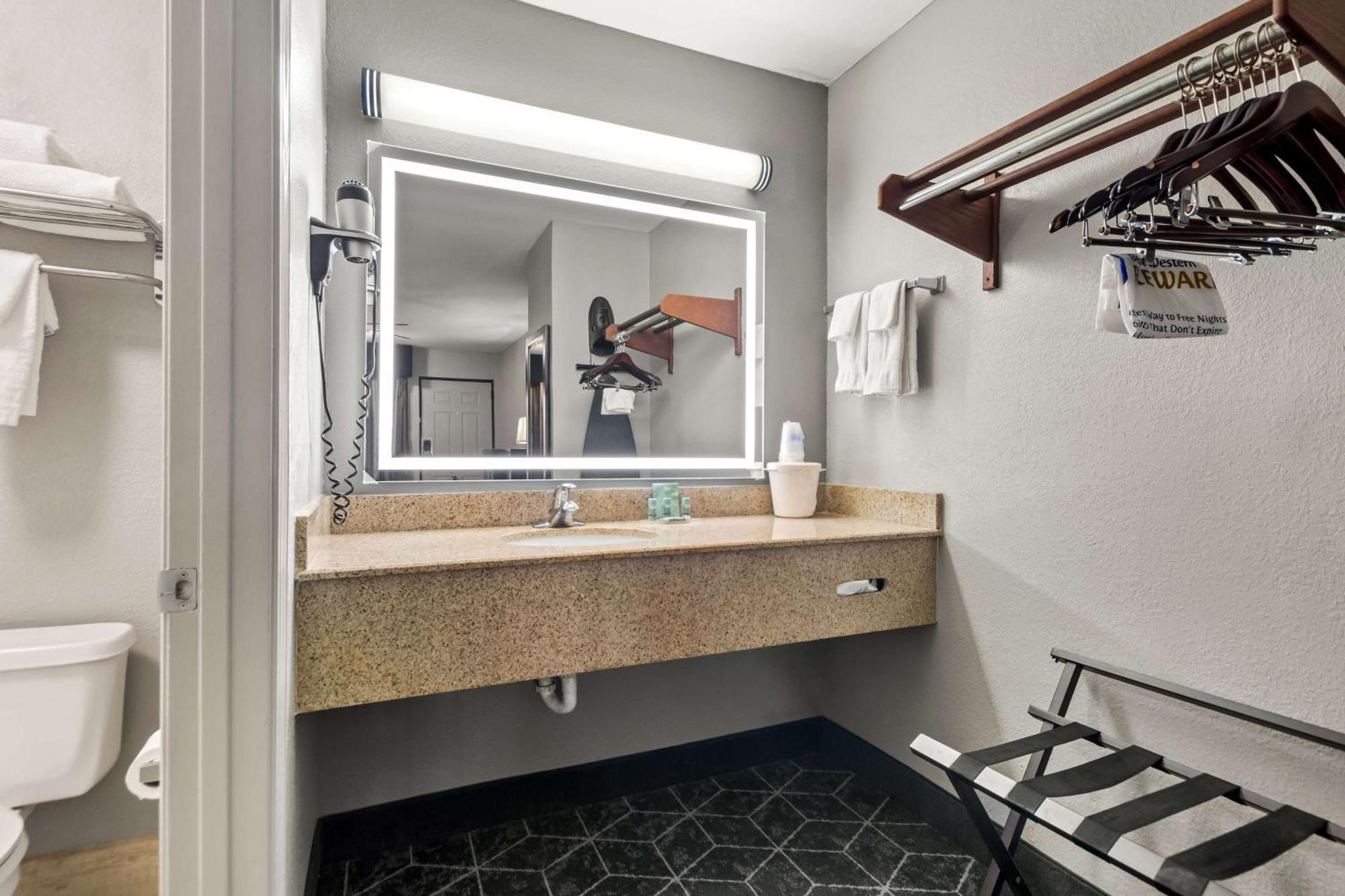 Best Western Inn Монровилл Экстерьер фото